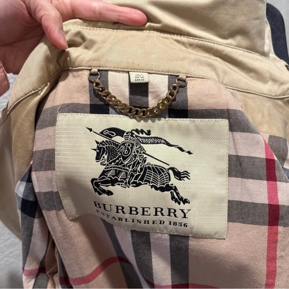 Burberry Size US 2 (XS-S) Trench
Coat Khaki With Belt - Picture 3 of 12